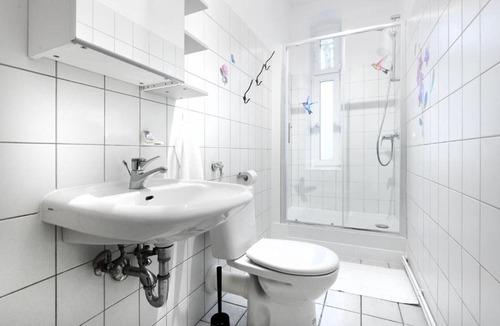 Rummelsburg Apartment | Sweet Central Tiny Apartment for 4 People