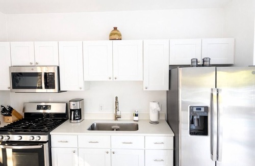 Discovery Bay House | Sweet Charming Escape 2-bedroom house with Private Pool