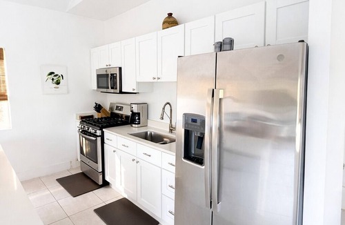 Discovery Bay House | Sweet Charming Escape 2-bedroom house with Private Pool