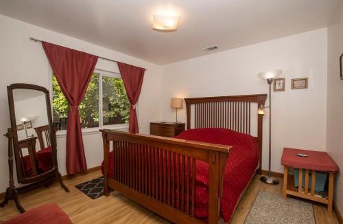 Occidental House | Sweet Creek