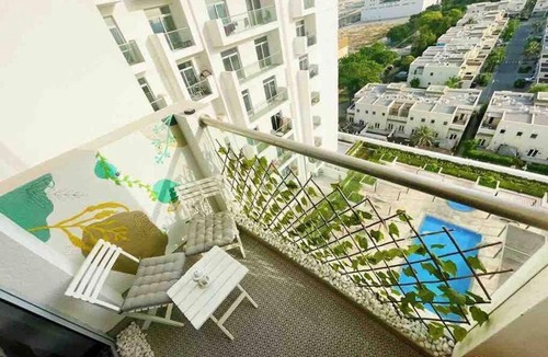 Discovery Gardens Apartment | Sweet Home
