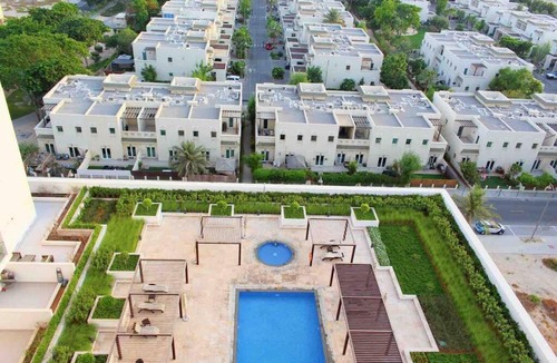 Discovery Gardens Apartment | Sweet Home