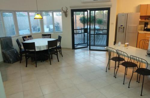 Arad House | Sweet Home