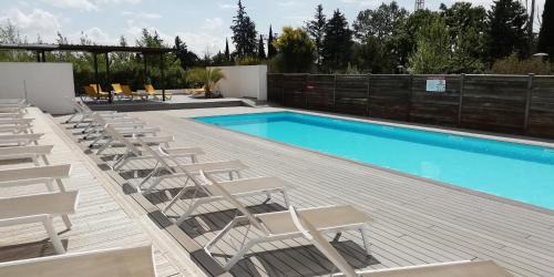 Eguilles Apartment | Sweet Home Studio Aix en Pce, clim,terrasse,piscine,pkg gratuit