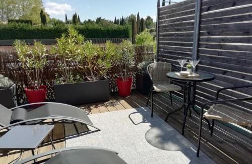 Eguilles Apartment | Sweet Home Studio Aix en Pce, clim,terrasse,piscine,pkg gratuit