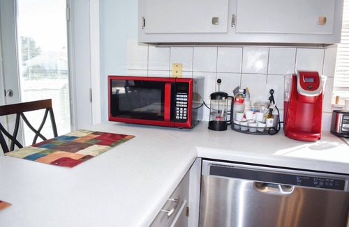 Laguna Beach Estates House | Sweet Laguna Beach Cottage only a couple of blocks away from the Beach!