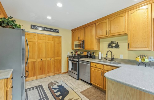 Cullowhee House | Sweet Mountain Dreams - 3BR: Mountain Retreat w/Lake Glenville Views, Firepit