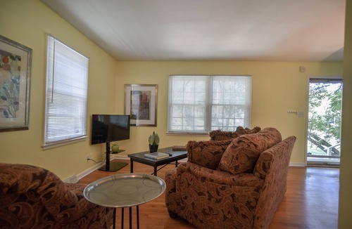 Kansas City House | SWEET! near Downtown PWR & LIGHT Westport KUMC