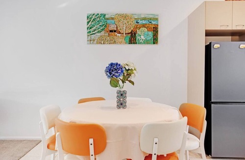 East Tamaki House | Sweet Sunshine Nest with Pool, Aircon and Parking