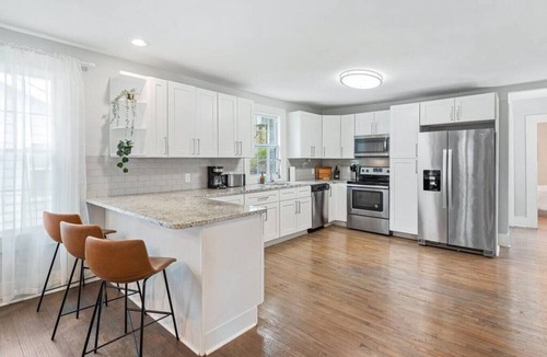 Sylvan Hills House | Sweet Sylvan Hills 3/2 - Ten Minutes to Airport