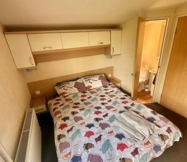 Glasgow Apartment | Swift Moselle 2 Bedroom Caravan Located in Uddingston, Glasgow at Maryville Caravan Site