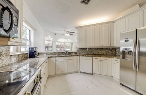 Pompano Beach Cottage | Swim, Barbecue & Game: Home 4 Mi to Pompano Beach!