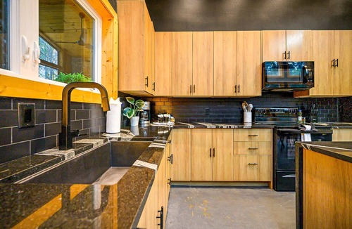 Pickens Cabin | Swim & Play | Heated Pool Spa | PoolTbl/Ping Pong