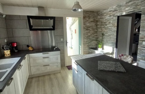 Corneilla-de-Conflent Villa | Swimming pool & Jacuzzi at the foot of the mountains.