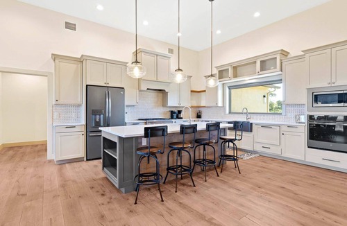 Georgetown House | Swimming Pool, Large Yard, New LOW 2024 Rates!