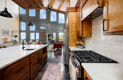 Broken Bow Cabin | Swimming Pool, Mountain View, Pool Table, Pets, SWTS