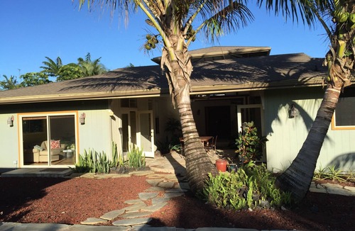 Keaau House | Swimming Pool, Observation Deck, and Palm Trees