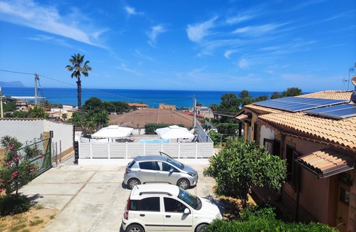 Balestrate House | Swimming pool with sea view, great location between Palermo & Trapani,