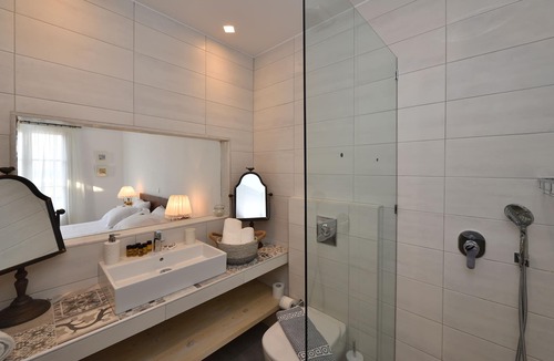 Naousa Hotel | Swiss Home