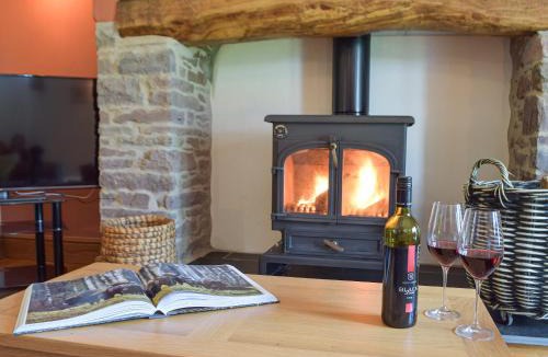Llanybri House | Swn-Y-Don