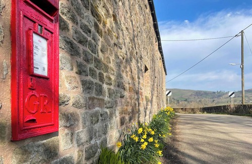 High Peak Cottage | Sycamore Cottage at Naze Farm