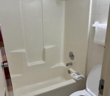 Elyria Hotel | Sycamore Suites