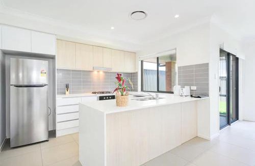 Cobbitty House | Sydney Cobbitty 4bed house,close Oran Park