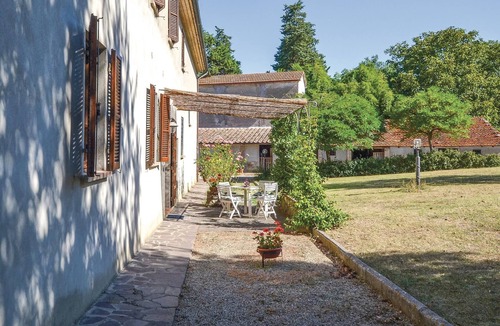 Umbertide Apartment | Sympathetic vacation apartment located 5 km from Mercatale in the hills between Umbria and Tuscany.