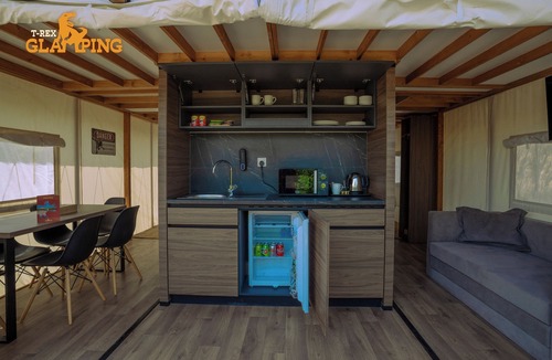 Jebel Ali Hotel | T-Rex Glamping, Dubai Parks and Resorts
