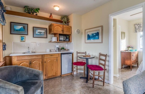 Depoe Bay Apartment | T06 - Dory @ Trollers Lodge