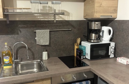 Saint-Jean-du-Bruel Apartment | T1 bis center saint jean du Bruel close to all amenities