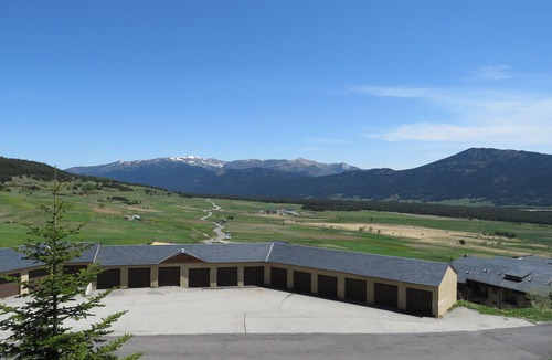 Les Angles Apartment | T2 apartment, superb view, completely renovated, spacious and very well equipped.
