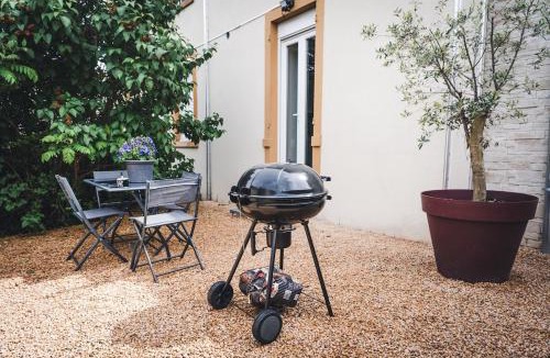 Lozanne Apartment | T2 avec parking et jardin