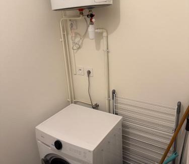 Lozanne Apartment | T2 avec parking et jardin