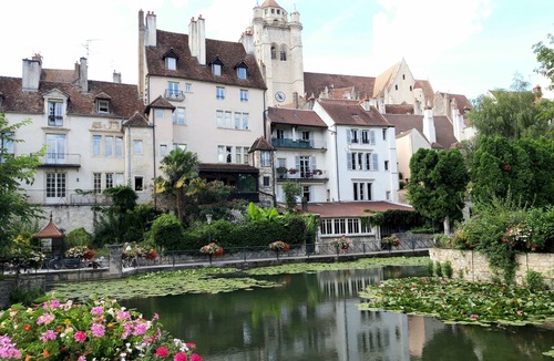 Lons-le-Saunier Condo | T2 confortable au cœur de Lons