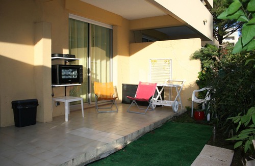 Boulouris-sur-Mer Apartment | T2 DRC super condition, beach 300 m'and mountain 3 km.fenced terrace not overlooked