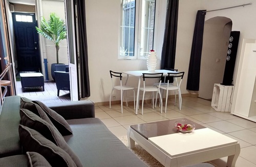 Centre Ville Apartment | T2 en Hyper Centre, à 2 pas du Parc Beaumont, Bd des Pyrénées, Place Clémenceau