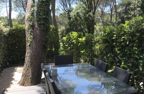 Valescure Apartment | T2 Golf de Valescure, swimming pool, tennis court and private garden