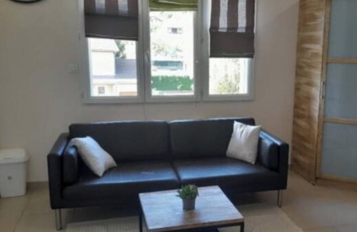 Lagnieu Apartment | T2 private parking space 15min CNPE and 10min PIPA 4 sleeps animals ok