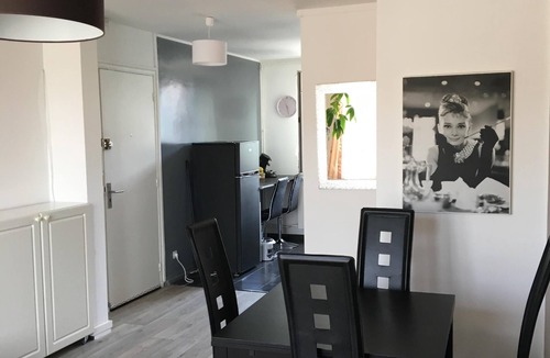 Coteaux Ouest Apartment | T3 ROUEN docks side with free parking - 4 BEDS