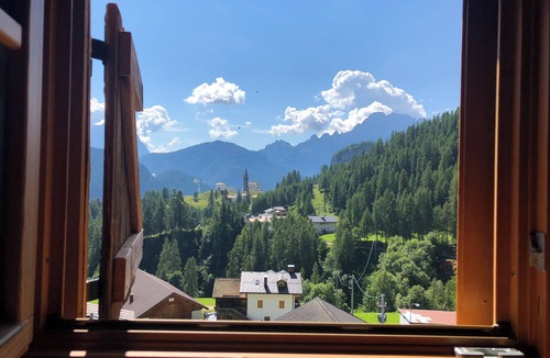 Rocca Pietore Ski Chalet | Tabià Dora with mountain View