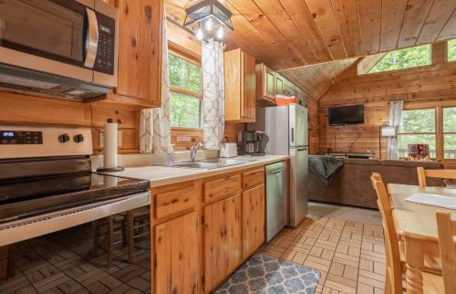 Shell Knob House | Table Rock Lake Cabin - Lake-Pool-Hot Tub