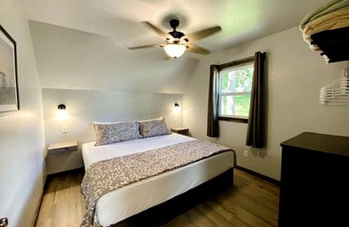 Indian Point House | Table Rock Lake Glamping Getaway in a Luxury Cabin