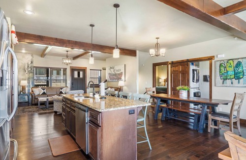 Indian Point House | TableRock Boat slip Included! HotTub, OutdoorPools
