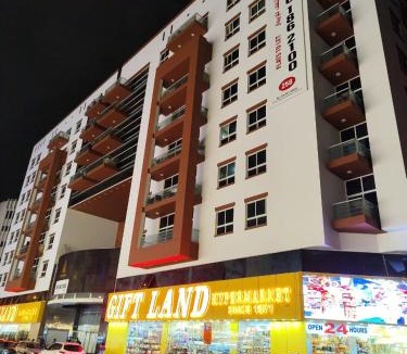 Al Muraqqabat House | Tabs Dubai Hostel
