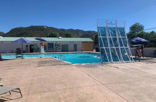 Parowan Apartment | Tacit Shadow Resort Aviator Queen Suite, Gym, Coffee Bar, Hot-Tub, Free Laundry, Food Available