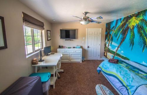 Parowan Apartment | Tacit Shadow Resort Paradise Deluxe Suite, Gym, Coffee Bar, Hot-Tub, Free Laundry, Food Available
