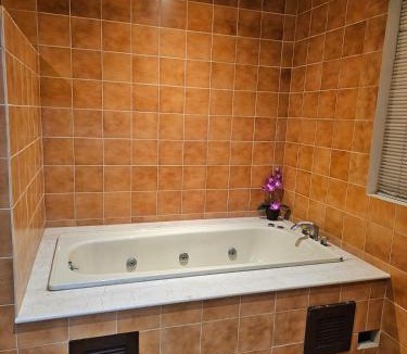 Calaca Apartment | Tagaytay Rustic Villa