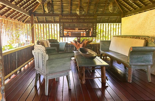 Punaauia Ski Chalet | TAHITI - Fare Matovai Beach House