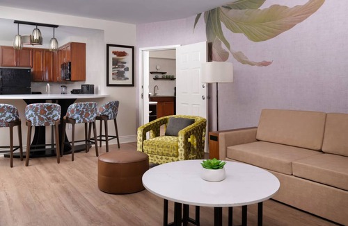 Las Vegas Resort | Tahiti Village Huge 2BR Apt— Balcony, Kitchen, Steam Shower, Jacuzzi, Lazy River